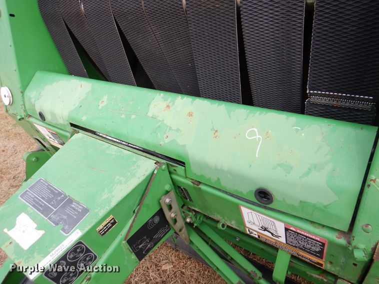 image for item MJ9825 2007 John Deere 568  round baler