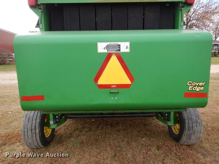 image for item MJ9825 2007 John Deere 568  round baler