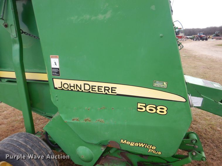 image for item MJ9825 2007 John Deere 568  round baler