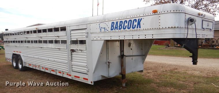 image for item MJ9826 1991 Featherlite G-2352  livestock trailer