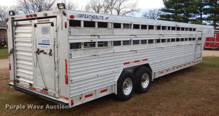 image for item MJ9826 1991 Featherlite G-2352  livestock trailer