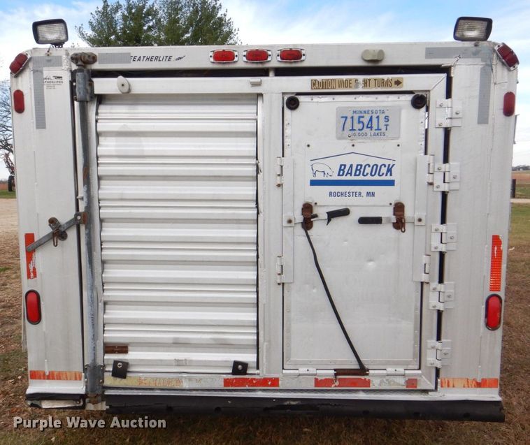 image for item MJ9826 1991 Featherlite G-2352  livestock trailer