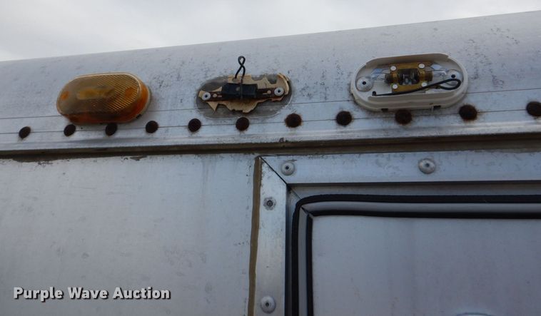 image for item MJ9826 1991 Featherlite G-2352  livestock trailer