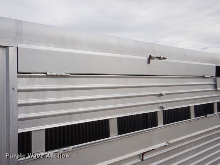 image for item MJ9826 1991 Featherlite G-2352  livestock trailer