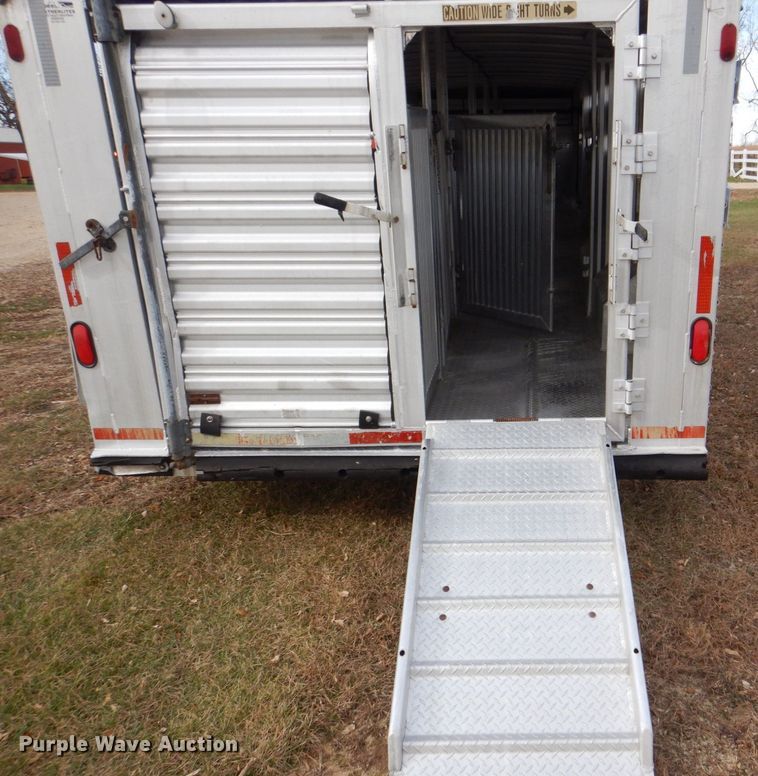 image for item MJ9826 1991 Featherlite G-2352  livestock trailer