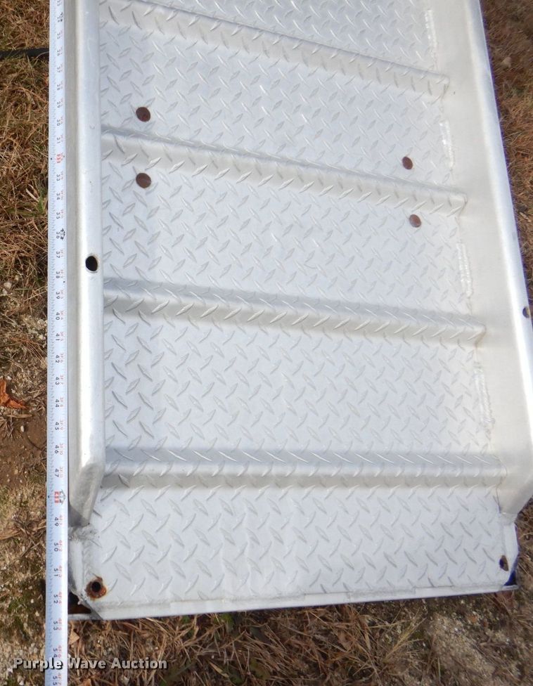 image for item MJ9826 1991 Featherlite G-2352  livestock trailer