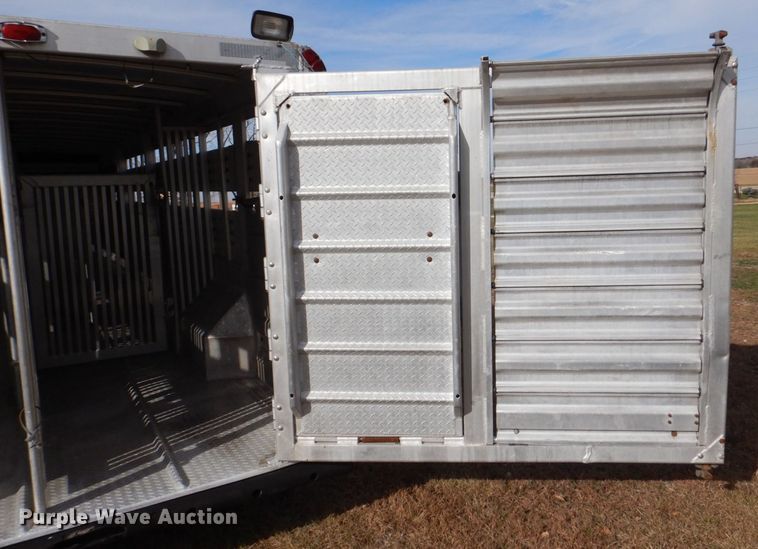 image for item MJ9826 1991 Featherlite G-2352  livestock trailer