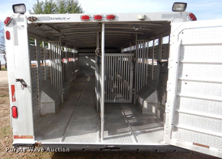 image for item MJ9826 1991 Featherlite G-2352  livestock trailer