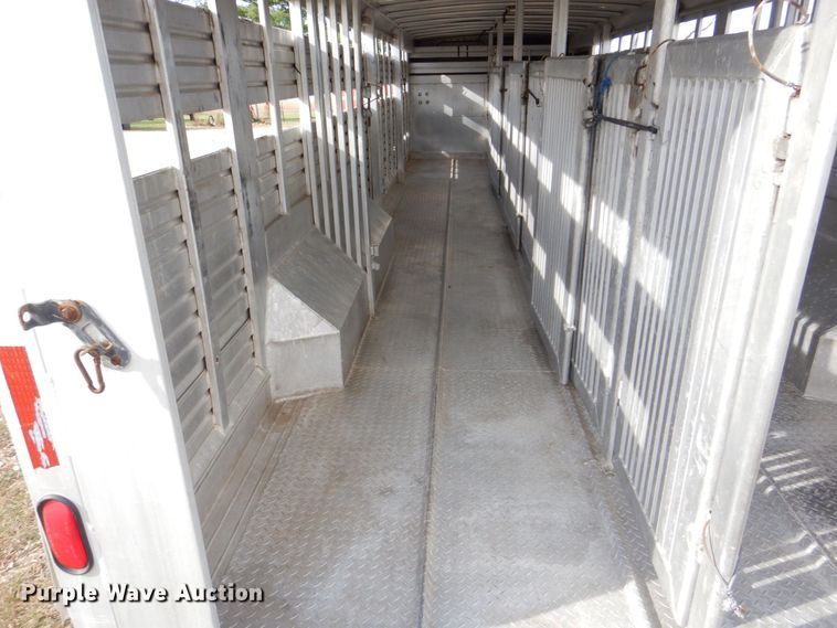 image for item MJ9826 1991 Featherlite G-2352  livestock trailer