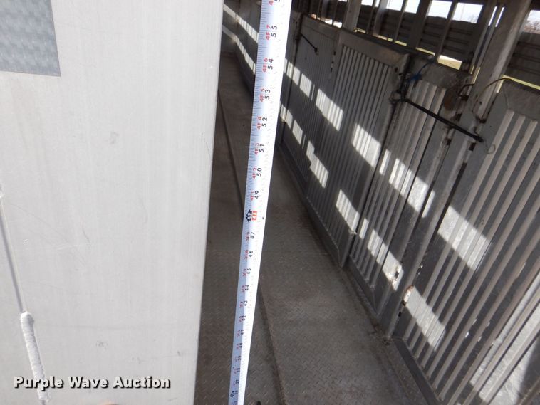 image for item MJ9826 1991 Featherlite G-2352  livestock trailer