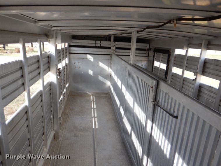 image for item MJ9826 1991 Featherlite G-2352  livestock trailer