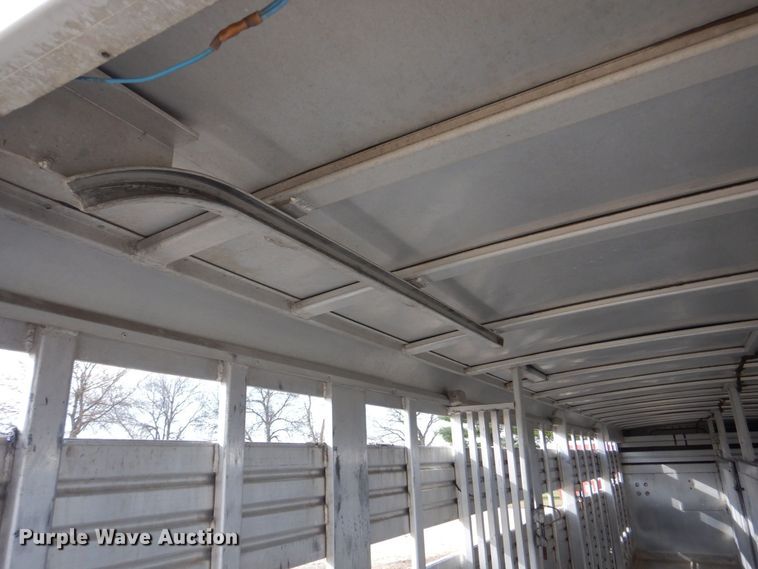 image for item MJ9826 1991 Featherlite G-2352  livestock trailer