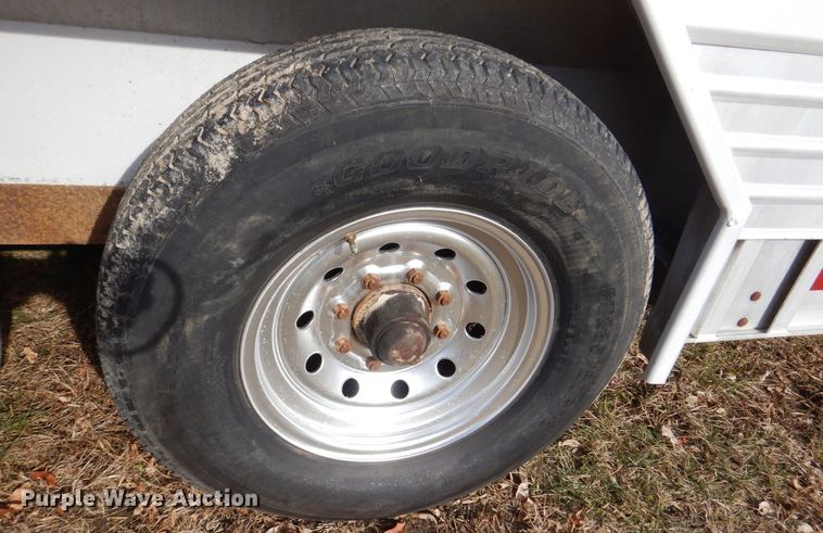 image for item MJ9826 1991 Featherlite G-2352  livestock trailer