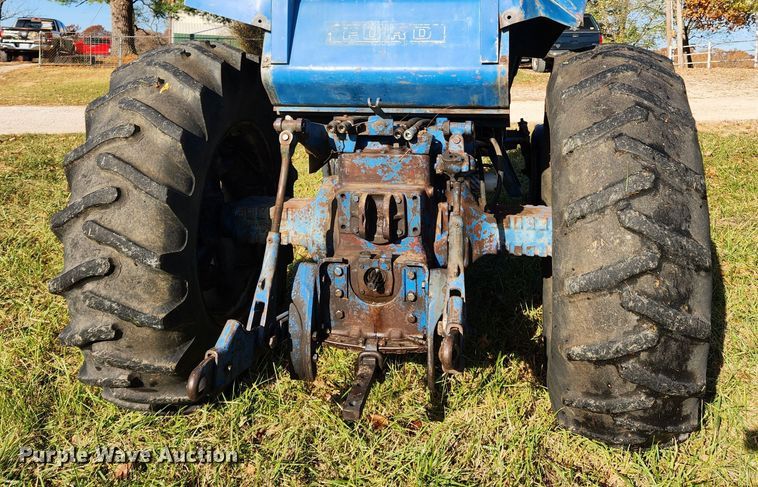 image for item MK9497 1968 Ford 8000  tractor