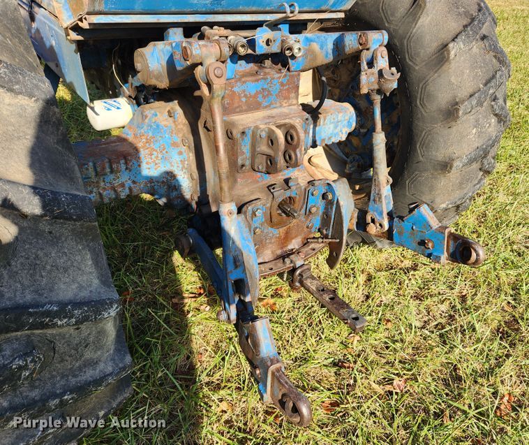 image for item MK9497 1968 Ford 8000  tractor