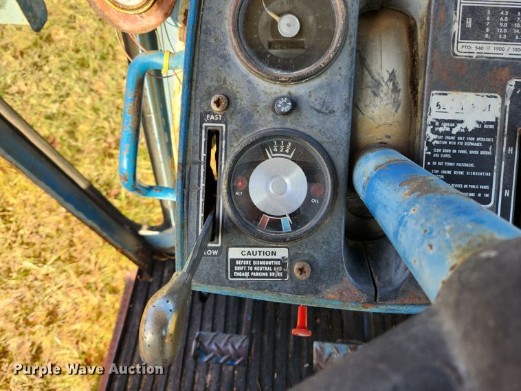 image for item MK9497 1968 Ford 8000  tractor