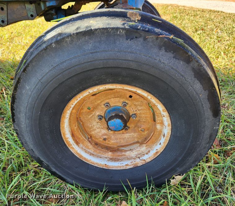 image for item MK9497 1968 Ford 8000  tractor