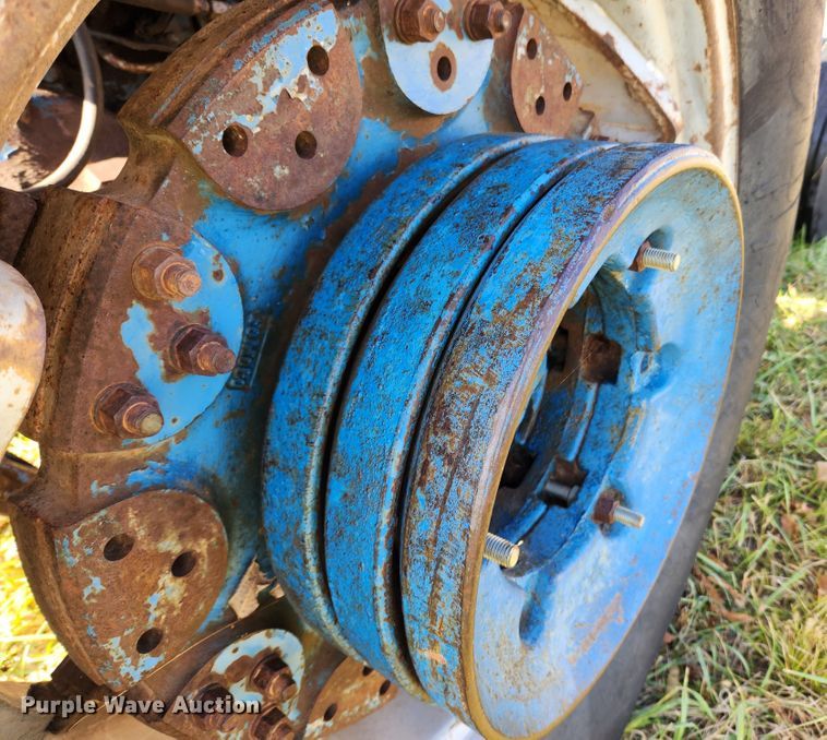 image for item MK9497 1968 Ford 8000  tractor