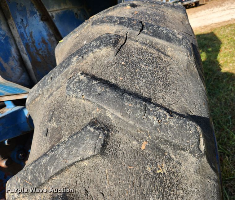 image for item MK9497 1968 Ford 8000  tractor