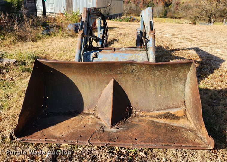 image for item MK9497 1968 Ford 8000  tractor