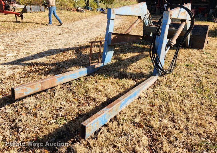 image for item MK9497 1968 Ford 8000  tractor