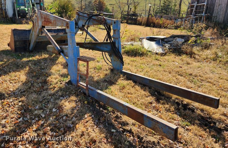 image for item MK9497 1968 Ford 8000  tractor