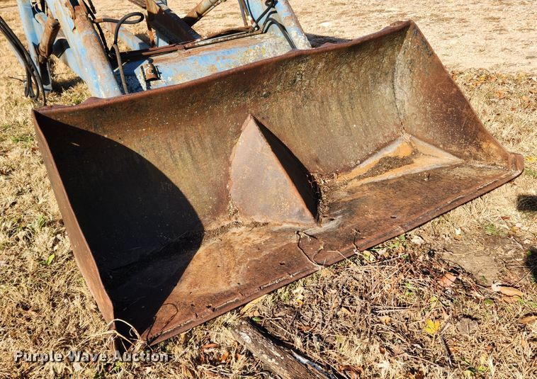 image for item MK9497 1968 Ford 8000  tractor