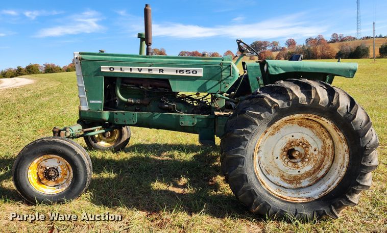 image for item MK9498 1967 Oliver 1650  tractor