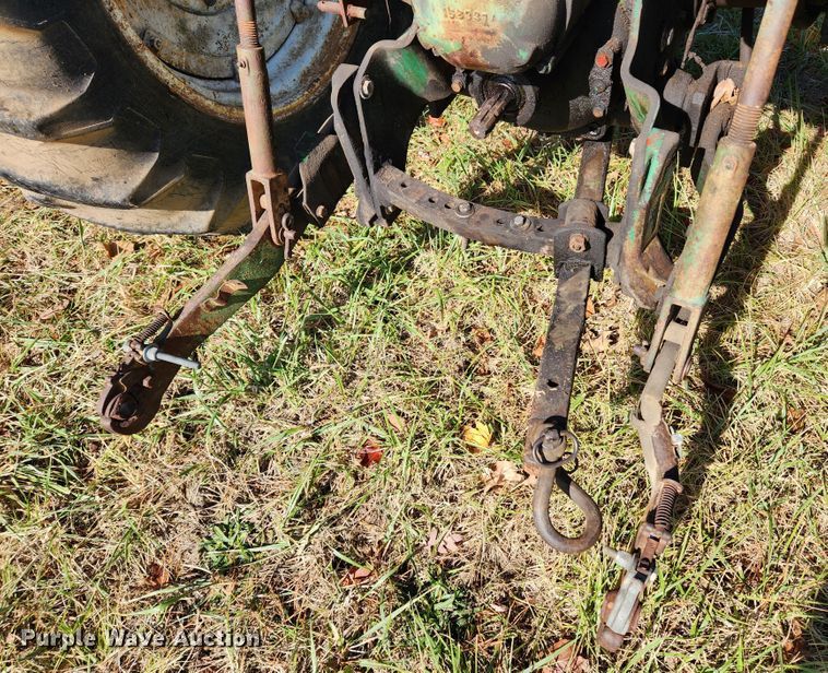 image for item MK9498 1967 Oliver 1650  tractor