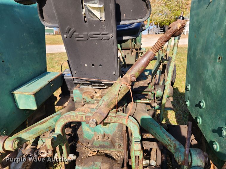 image for item MK9498 1967 Oliver 1650  tractor