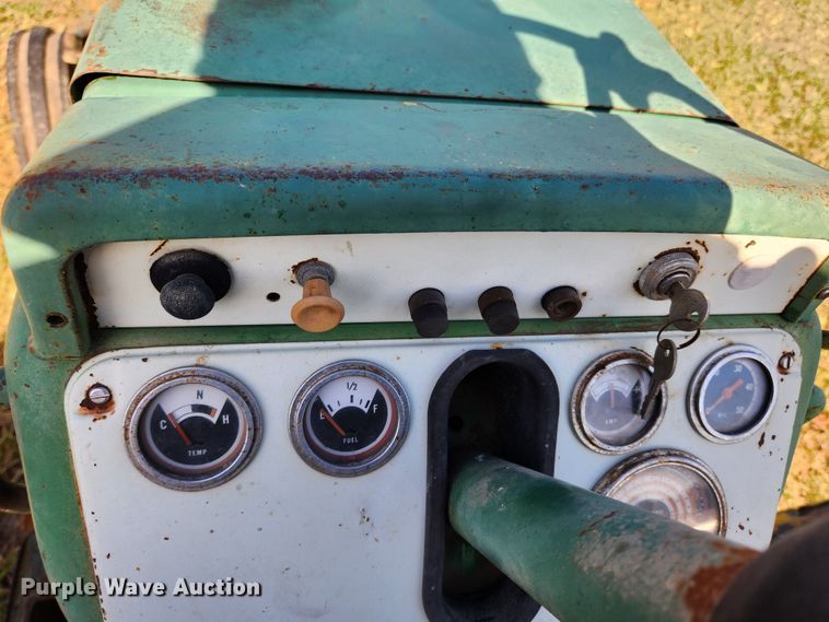 image for item MK9498 1967 Oliver 1650  tractor
