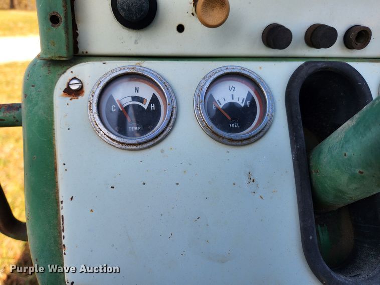 image for item MK9498 1967 Oliver 1650  tractor