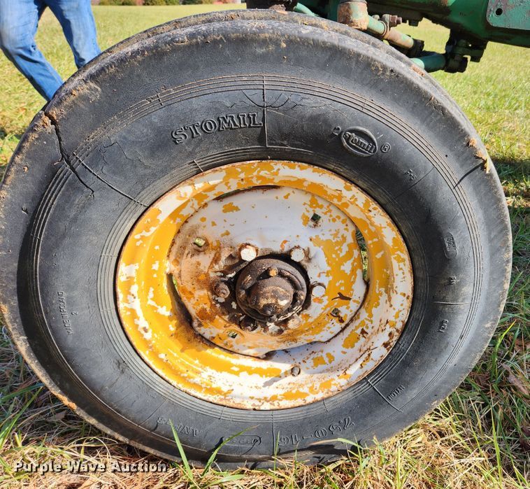 image for item MK9498 1967 Oliver 1650  tractor