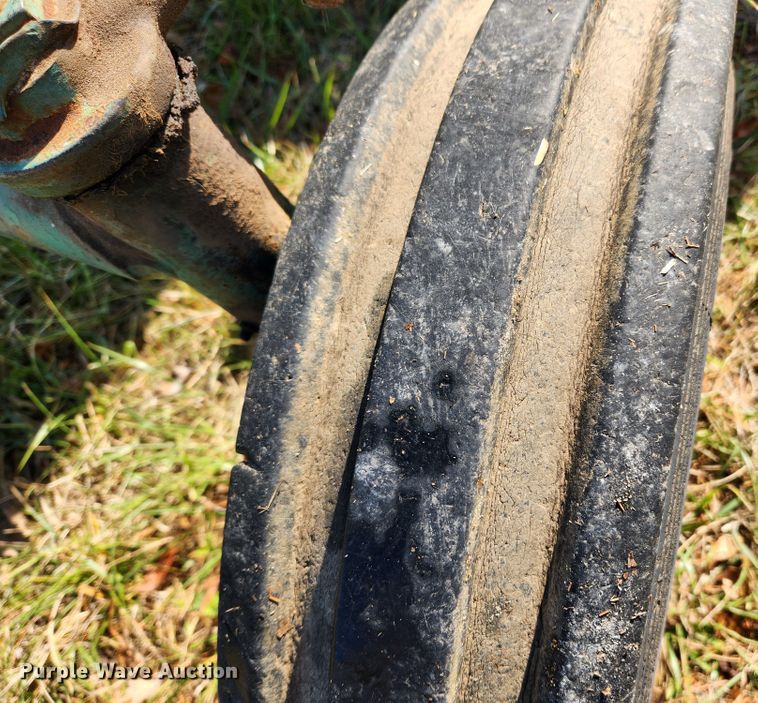 image for item MK9498 1967 Oliver 1650  tractor