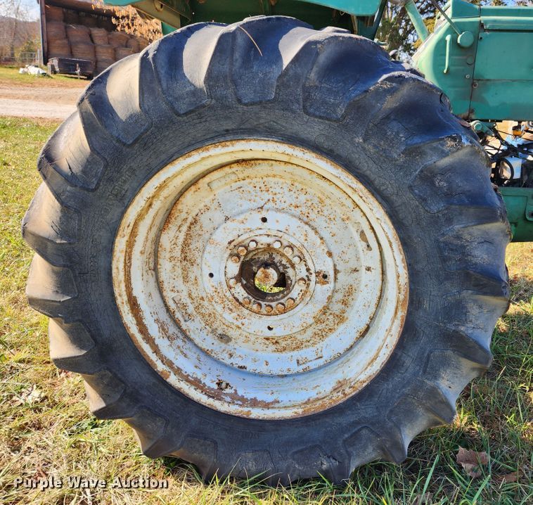 image for item MK9498 1967 Oliver 1650  tractor