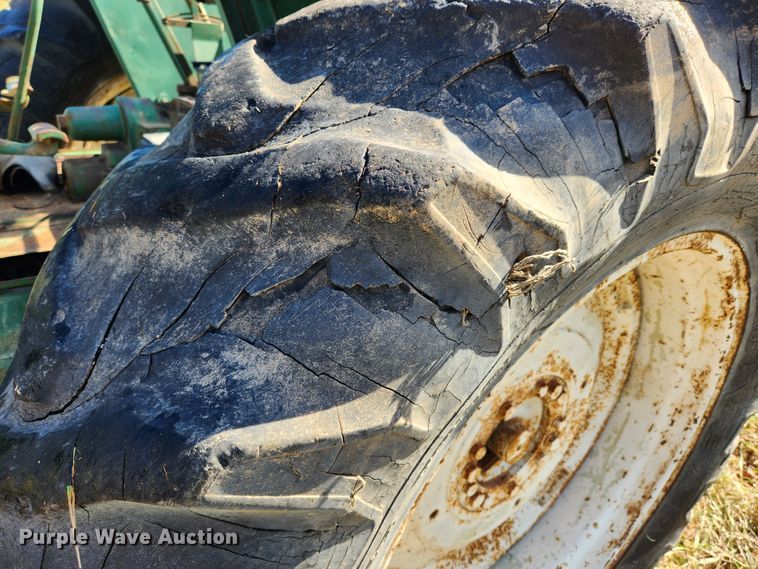 image for item MK9498 1967 Oliver 1650  tractor