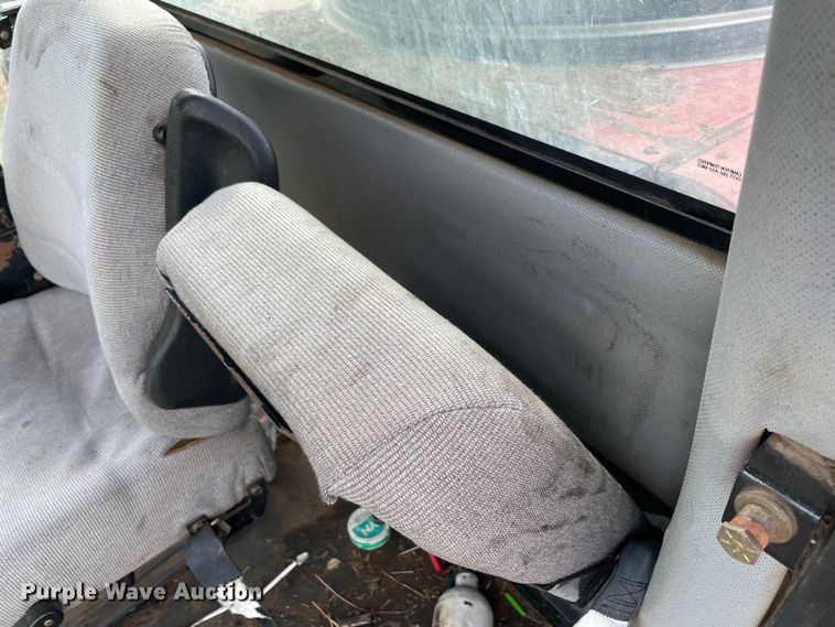 image for item MR9497 2002 Hesston 8550S  windrower