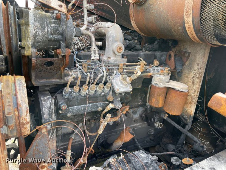 image for item MR9497 2002 Hesston 8550S  windrower