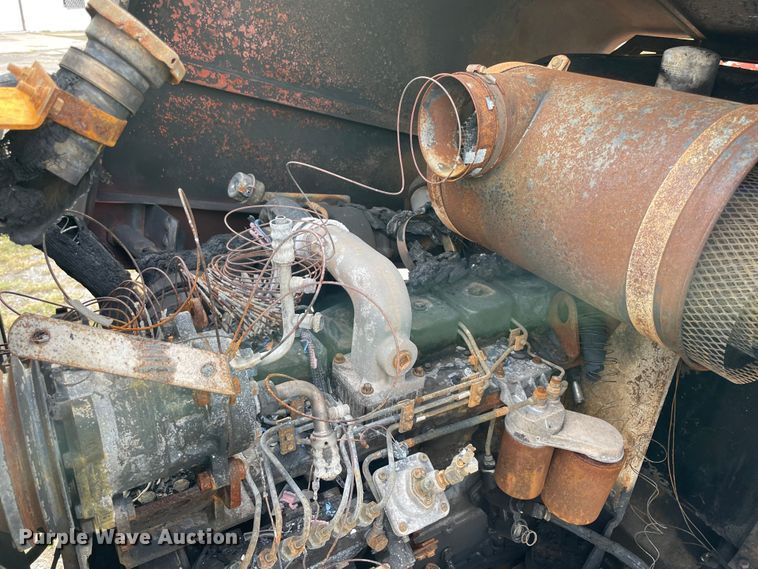 image for item MR9497 2002 Hesston 8550S  windrower