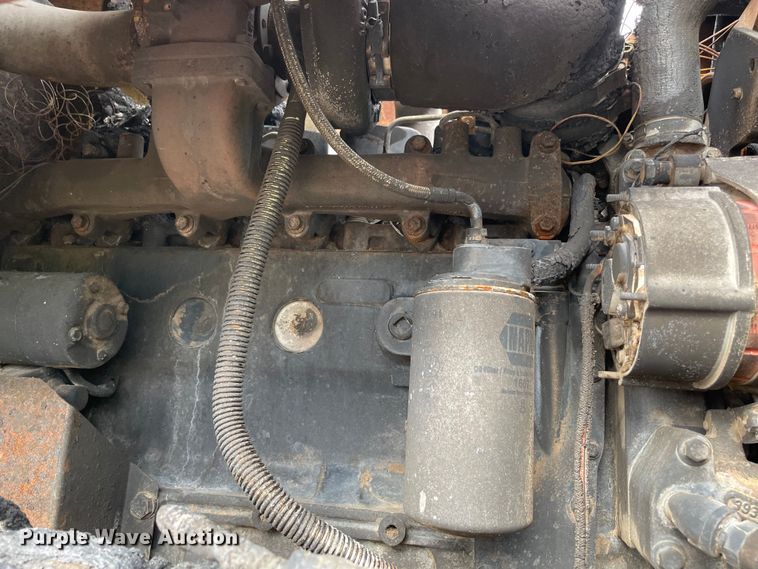 image for item MR9497 2002 Hesston 8550S  windrower