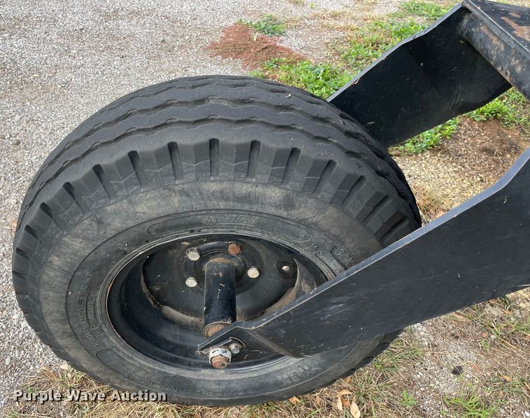 image for item MR9497 2002 Hesston 8550S  windrower