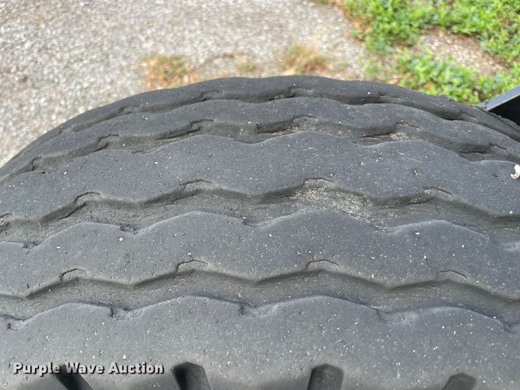 image for item MR9497 2002 Hesston 8550S  windrower