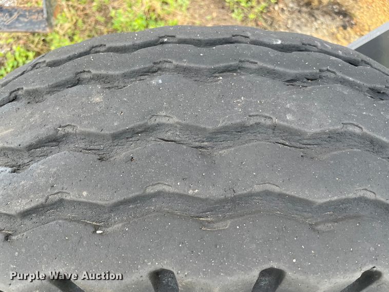 image for item MR9497 2002 Hesston 8550S  windrower