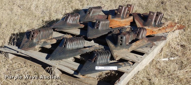 image for item MR9626 (74) cultivator sweeps