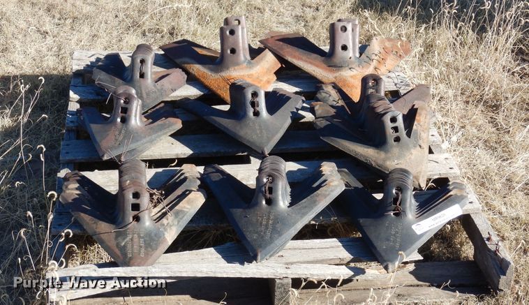 image for item MR9626 (74) cultivator sweeps