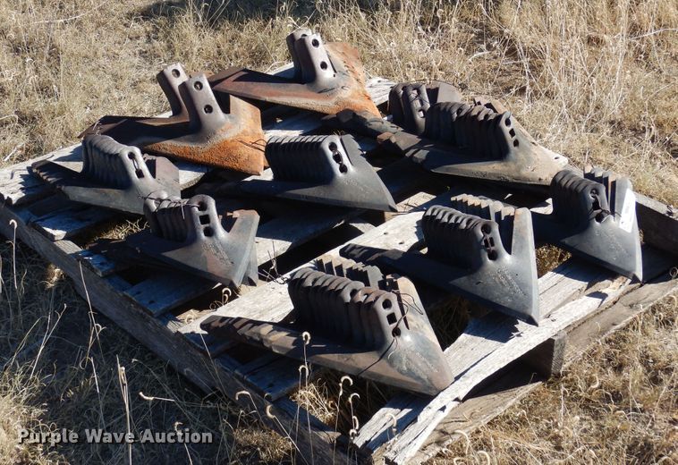 image for item MR9626 (74) cultivator sweeps