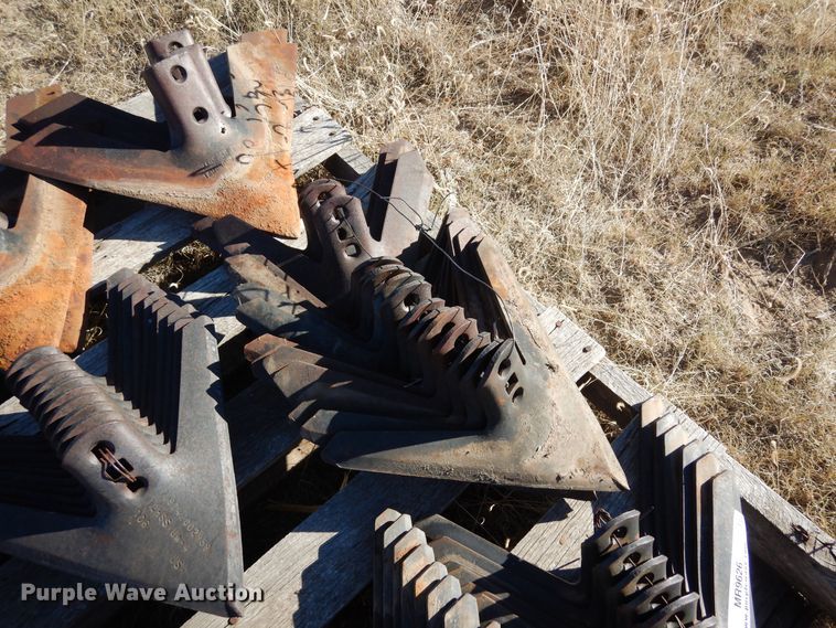 image for item MR9626 (74) cultivator sweeps