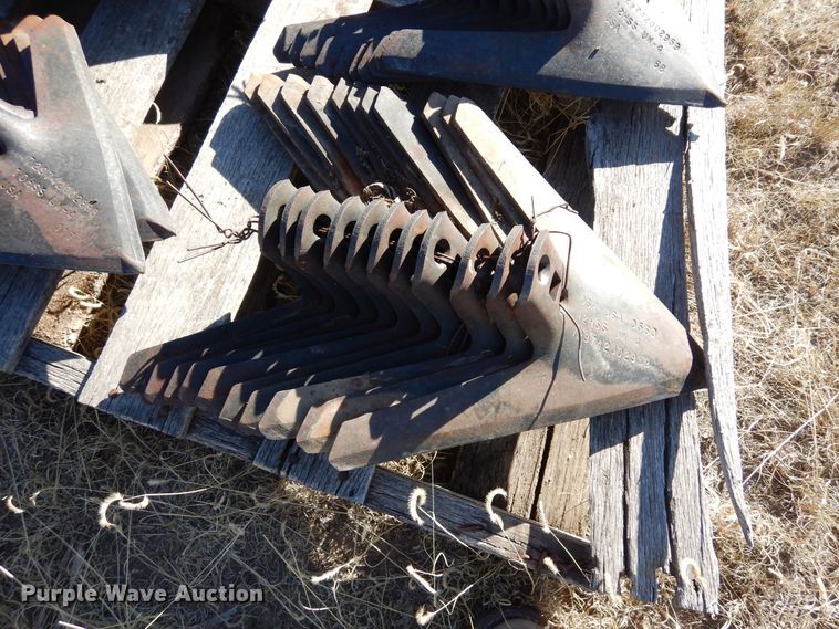 image for item MR9626 (74) cultivator sweeps
