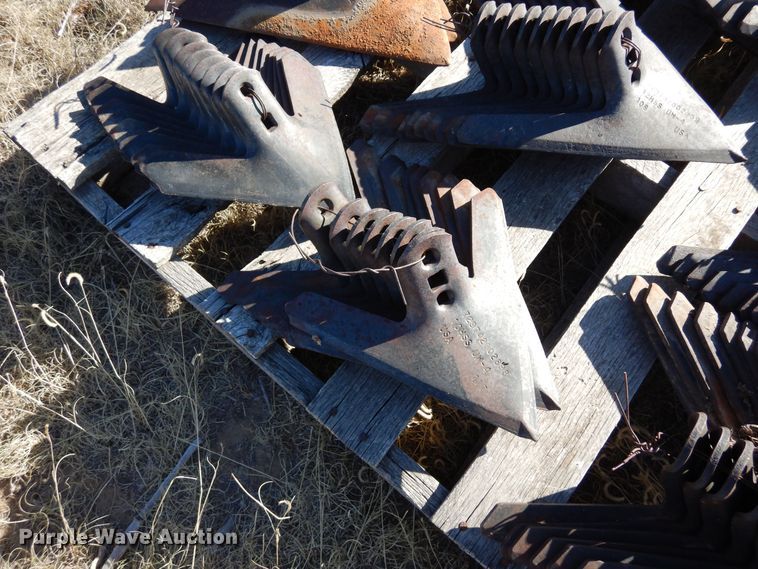 image for item MR9626 (74) cultivator sweeps