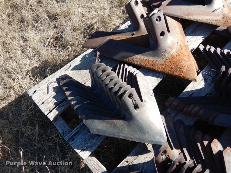 image for item MR9626 (74) cultivator sweeps